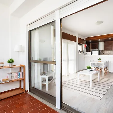 Magnifique 1 Bed Flat With Pool, Large Balcony And Parking Apartment *