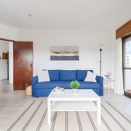 Magnifique 1 Bed Flat With Pool, Large Balcony And Parking Quarteira
